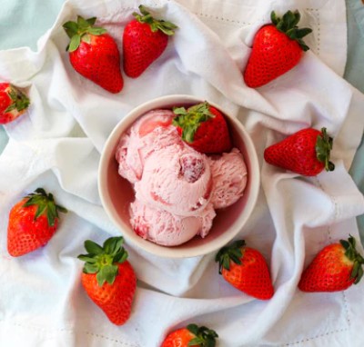 Marshfield Farm Succulent Strawberry Ice Cream